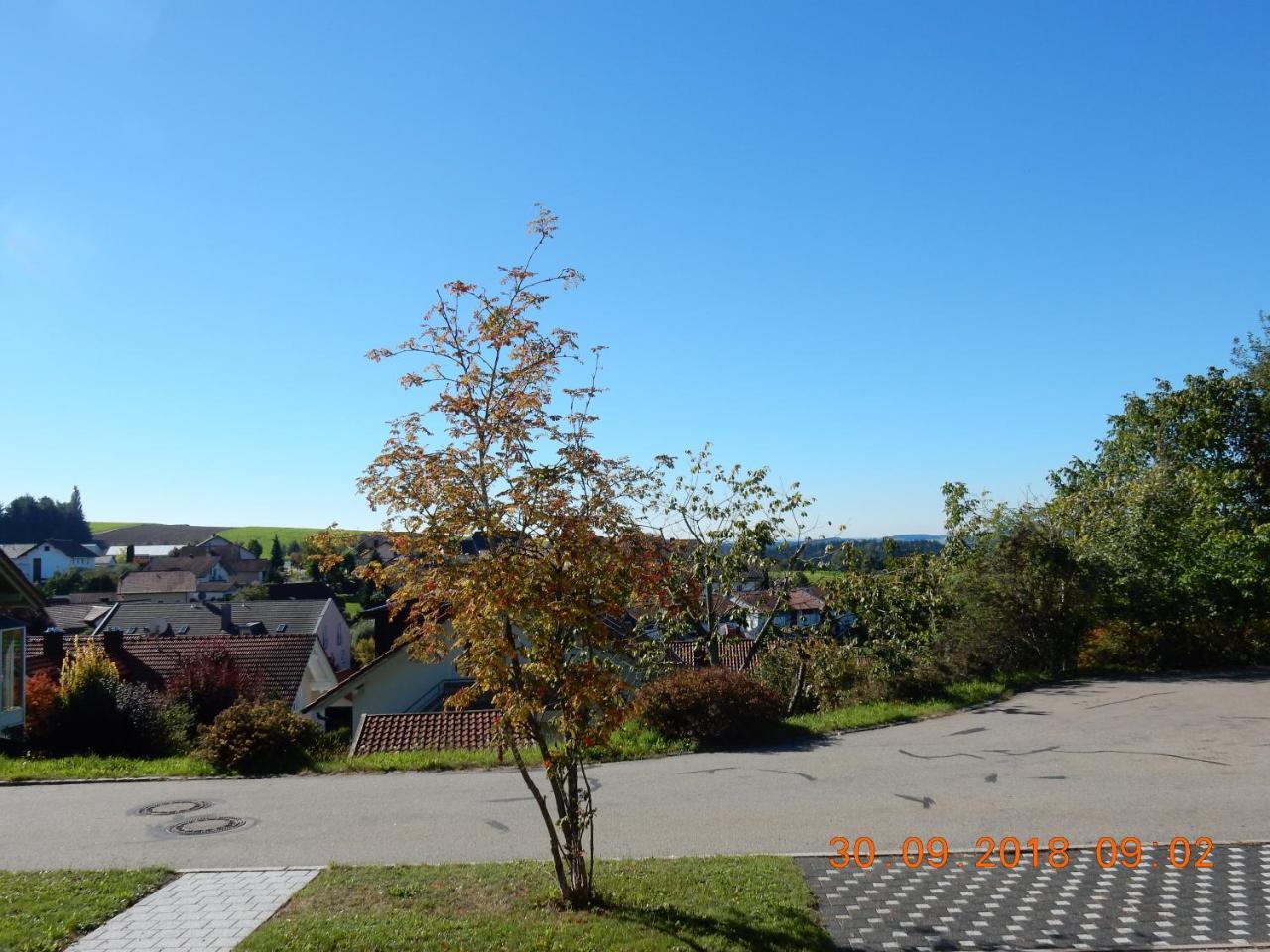 Ferienwohnung Fernblick Neukirchen vorm Wald Екстериор снимка
